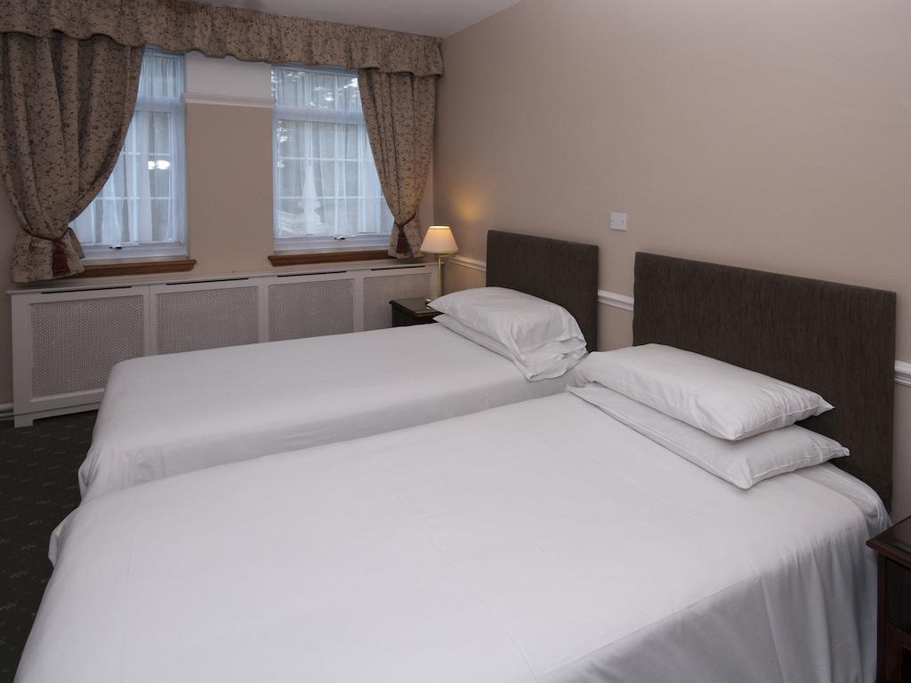 Abingworth Hall Pulborough Room photo
